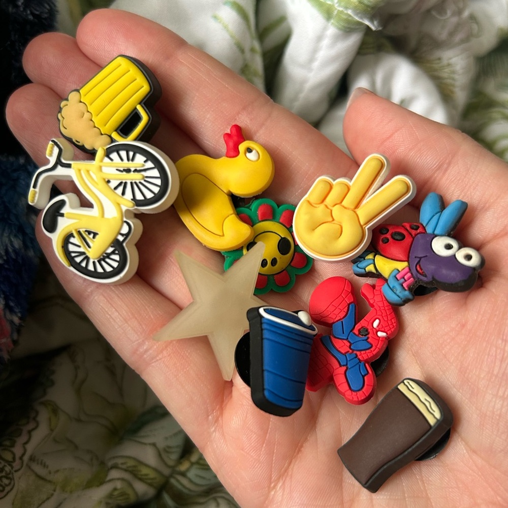 Assorted jibbitz